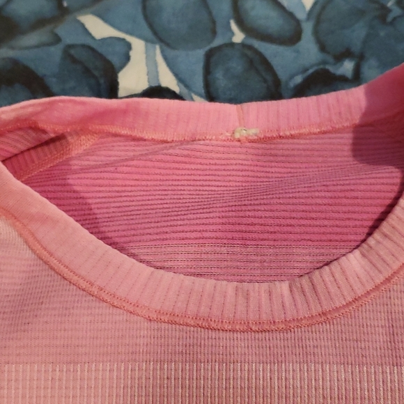 Lululemon athletica pink athletic top - Picture 2 of 6